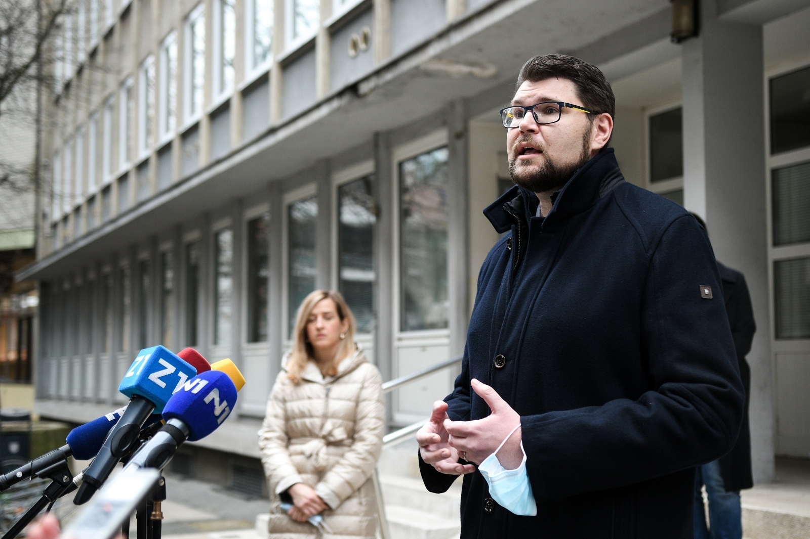 Grbin: Vlada će morati odgovarati zbog velikog broja zaraženih i umrlih