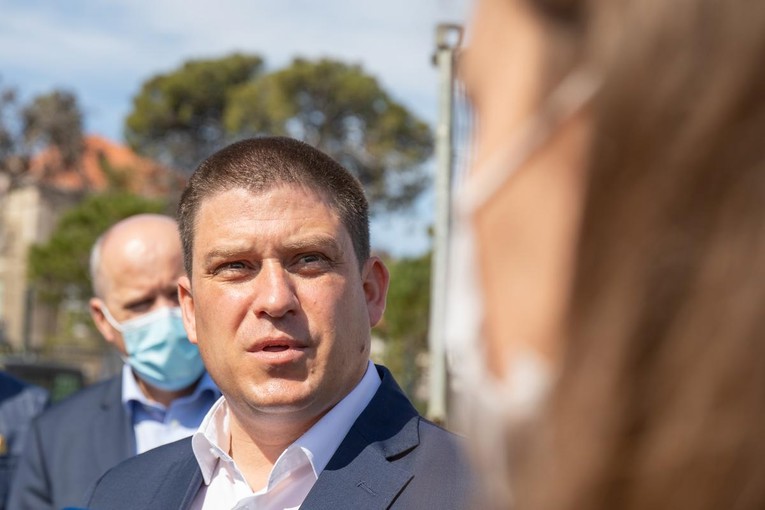Butković o covid-potvrdama za državne službenike: Ne pada nam na pamet da idemo silom