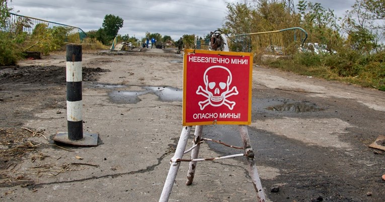 Zelenski potpisao dekret. Želi da Ukrajina koristi oružje koje je zabranjeno od 2005.