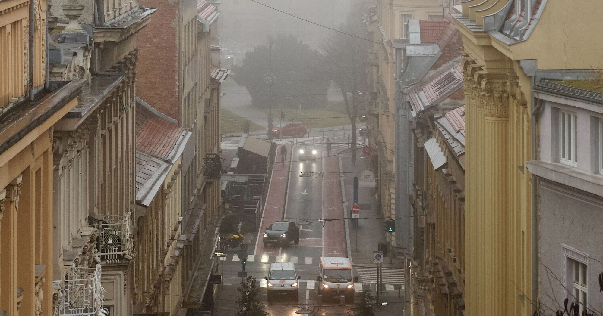 FOTO Zagreb se probudio u magli