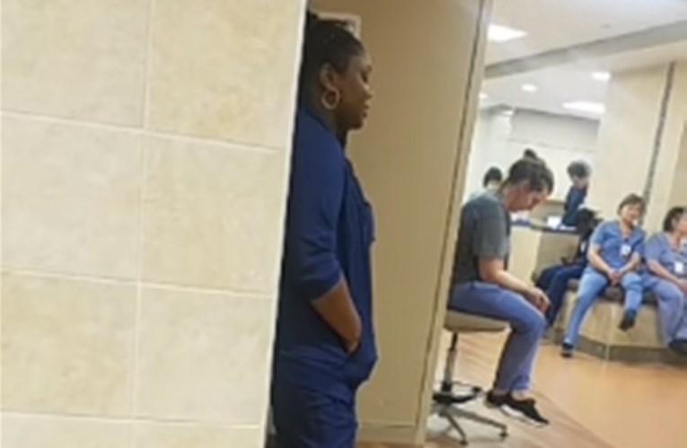 VIDEO Medicinska sestra zapjevala kolegama koji se bore s koronom i postala hit