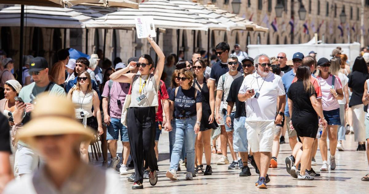 FOTO Dubrovnik je već pun turista