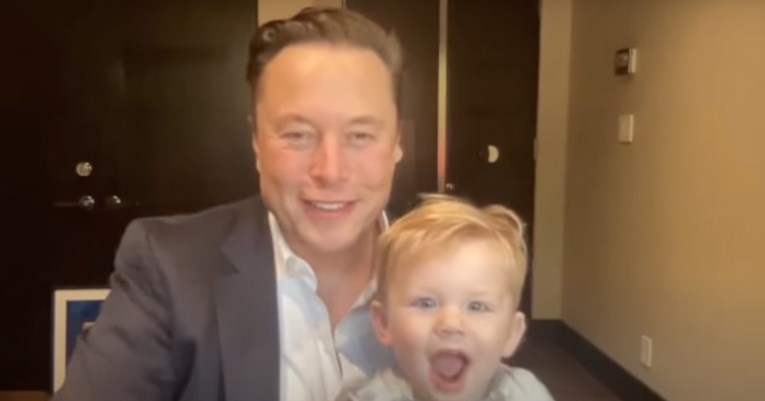 Sin Elona Muska ukrao svu pažnju tijekom njegovog Zoom sastanka