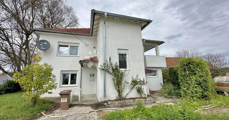 Na manje od 30 minuta od Zagreba se kuća od 220 kvadrata prodaje za 150.000 eura