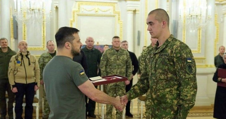 Zelenskij odlikovao vojnika od 19 godina: "Srušio je šest ruskih zrakoplova"