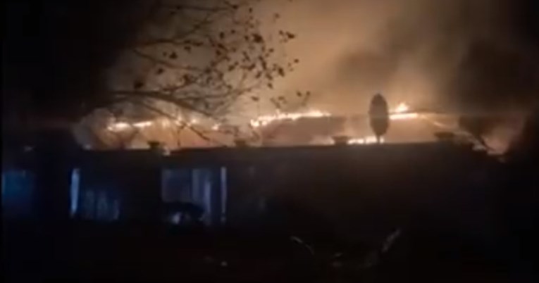 Četvero mrtvih u Hersonu. "Rusi su granatirali stambenu četvrt, zapalila se zgrada"