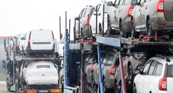 Desetorica optužena za utaju poreza kod uvoza 98 automobila iz EU