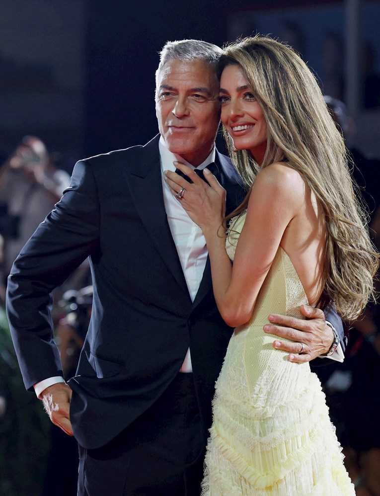 "To nije normalno": George Clooney zbunio fanove neobičnim priznanjem o braku s Amal