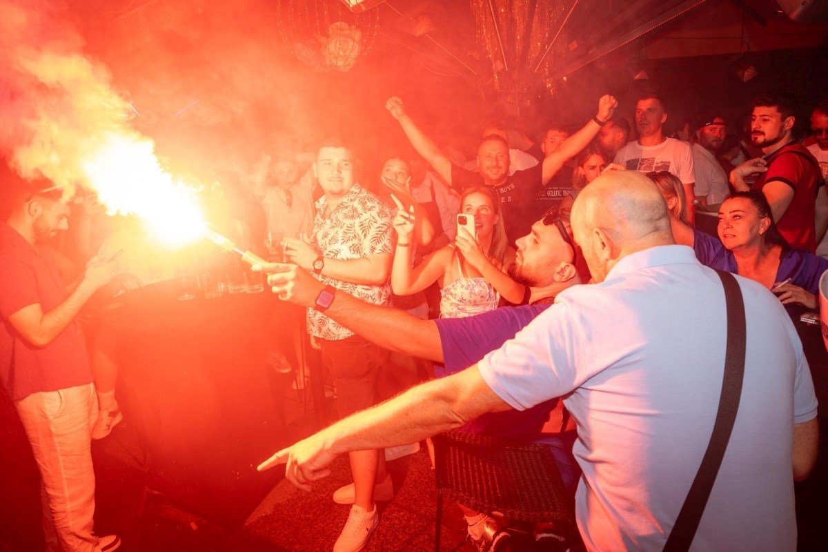 Reakcije na Thompsona. "Sram me je što pjesme o klanju i ubijanju odjekuju Zagrebom"