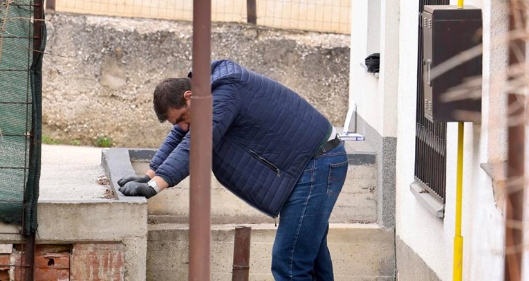 Netko u Sarajevu bacio bombu na kuću načelnika. On kaže da neće odustati