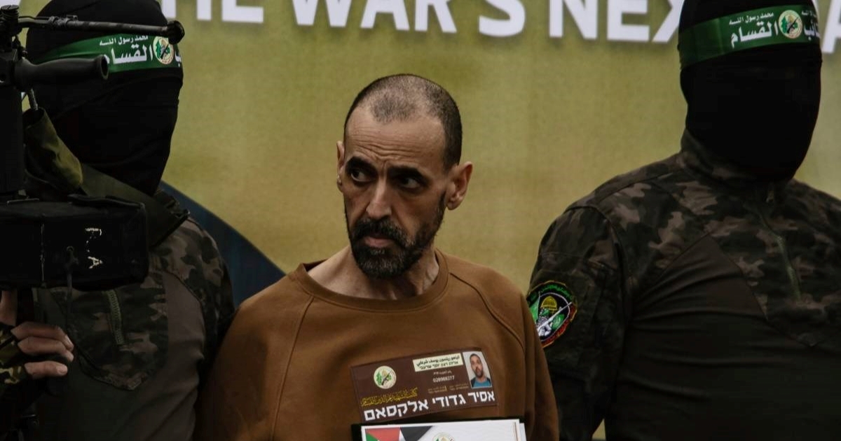 Prilikom puštanja rekao da se veseli ženi i kćerima. Nije znao da ih je Hamas ubio