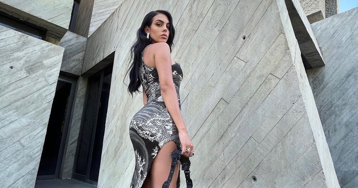 Ronaldova zaručnica fotkala se u uskoj haljini, ljudi komentiraju njezinu stražnjicu