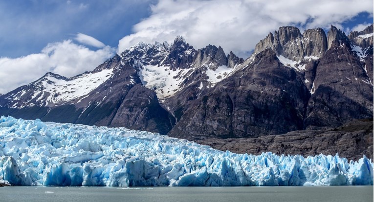 Čileanski znanstvenici proučavaju klimatske promjene kroz izmet kitova