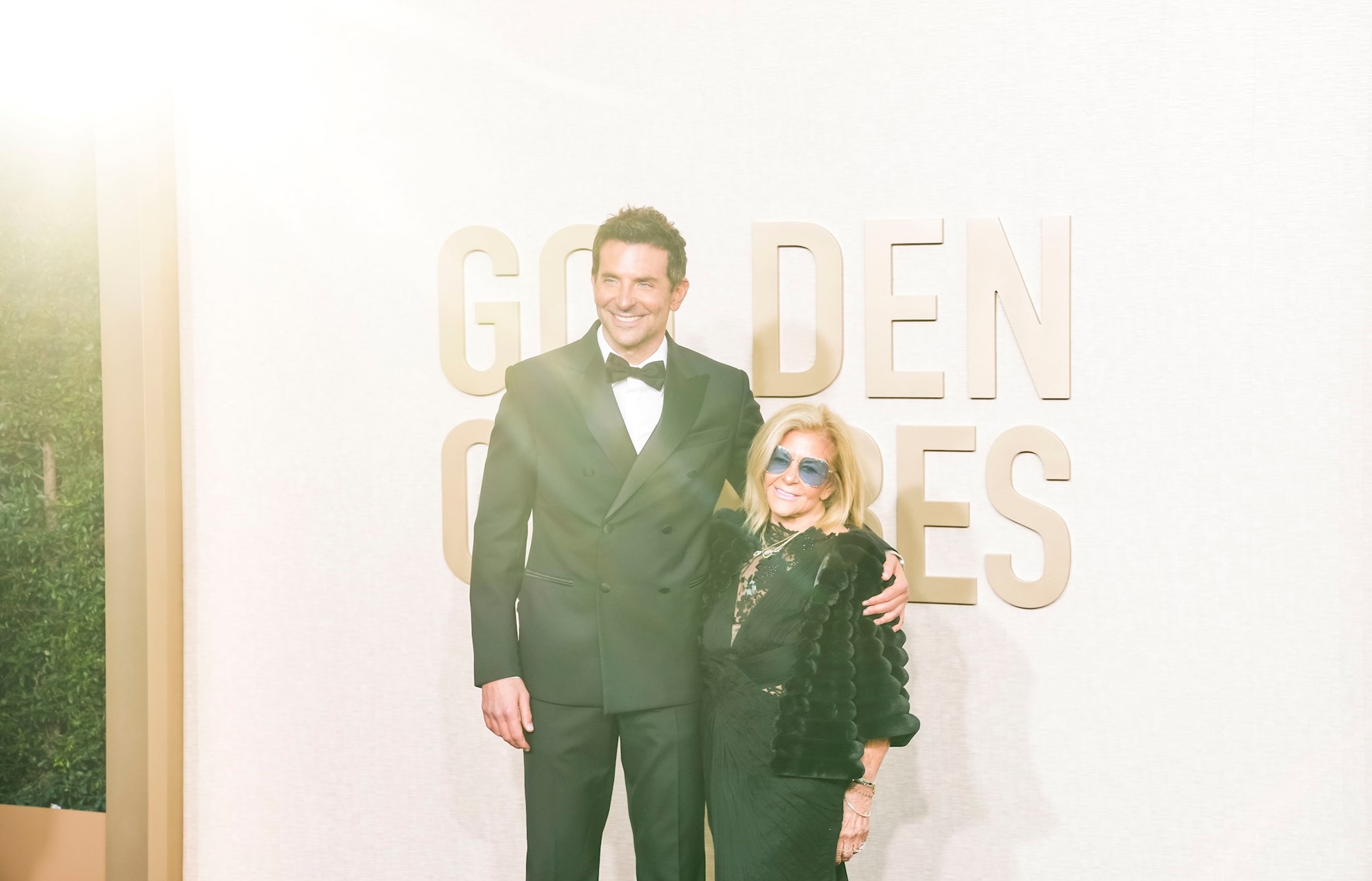 Bradley Cooper poveo mamu na dodjelu Zlatnih globusa