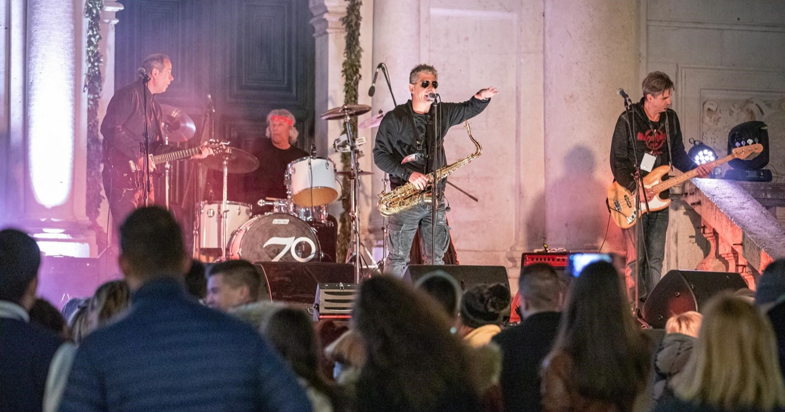 Raspala se Daleka obala