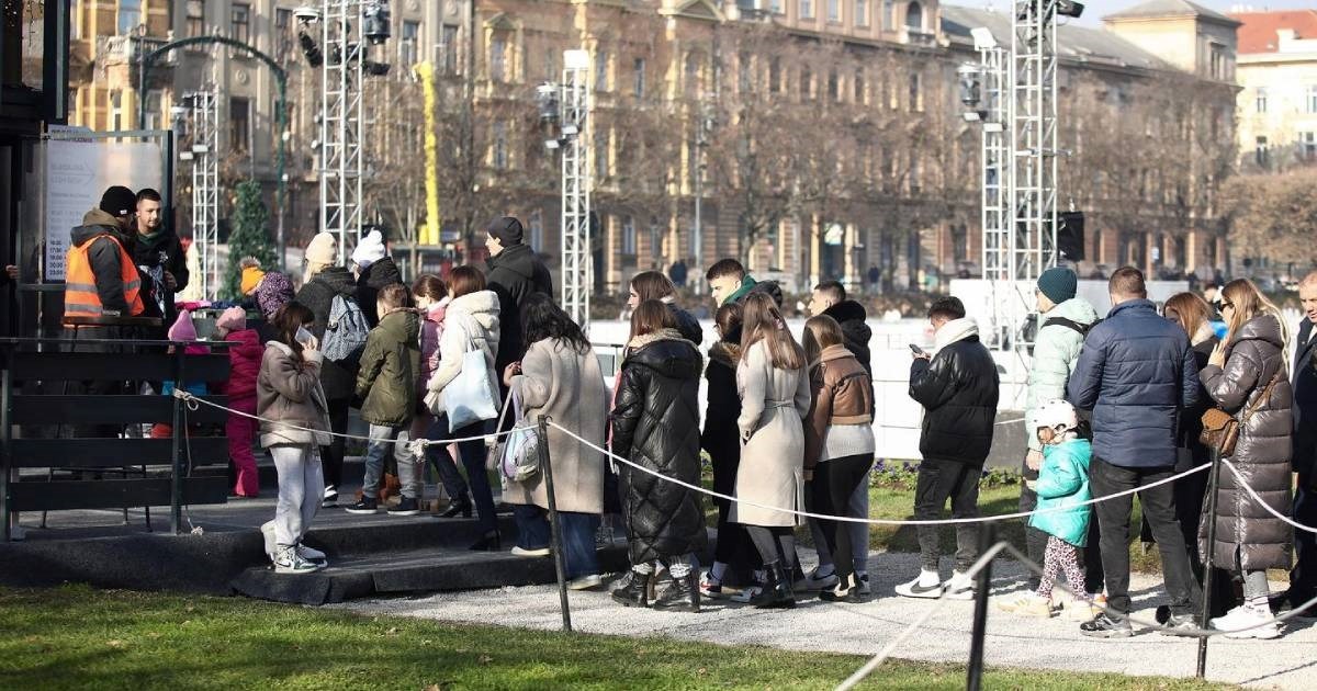 Zagrepčani s nestrpljenjem dočekali novu sezonu klizanja, velika gužva na Tomislavcu