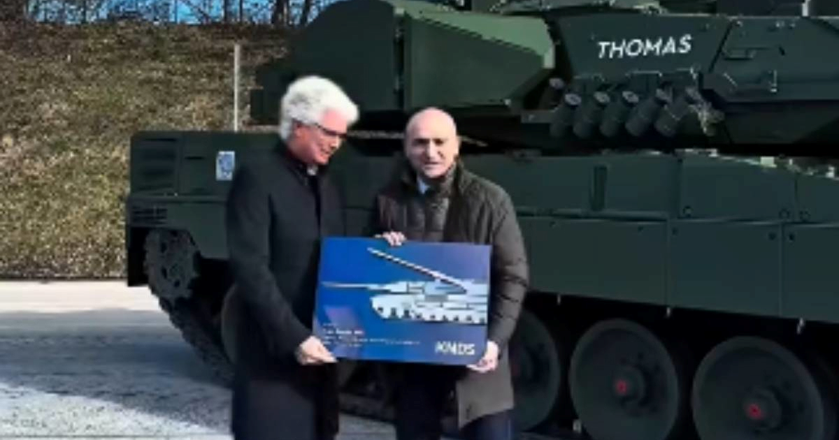 VIDEO Ministru Anušiću u Münchenu predstavljeni tenkovi Leopard 2A8