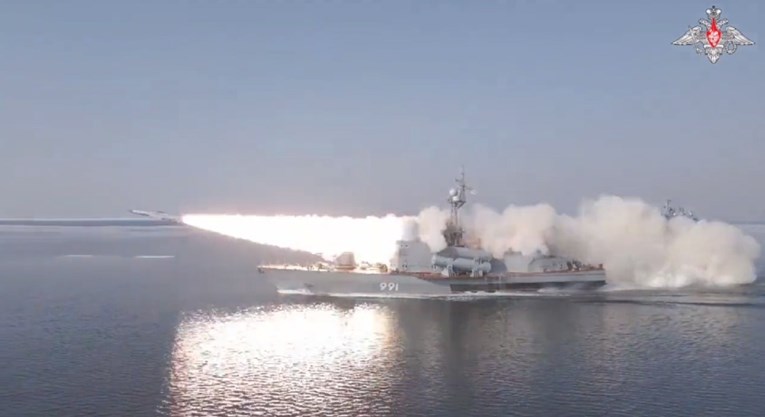 VIDEO Rusi objavili da su raketom Moskit pogodili metu na udaljenosti od 100 km
