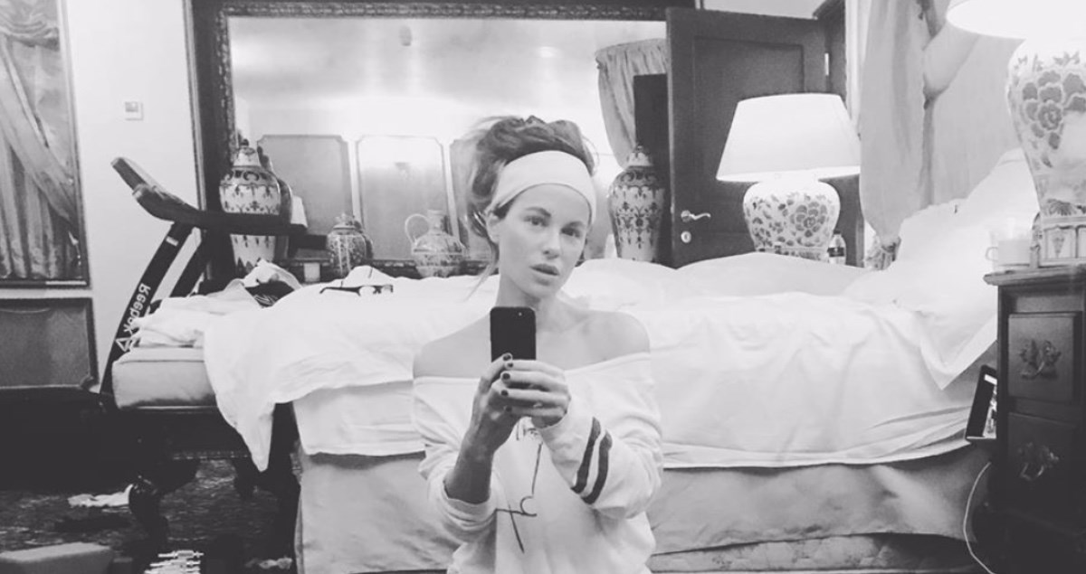 Ne znate kako koristiti gimnastičku loptu? Kopirajte ideju holivudske glumice