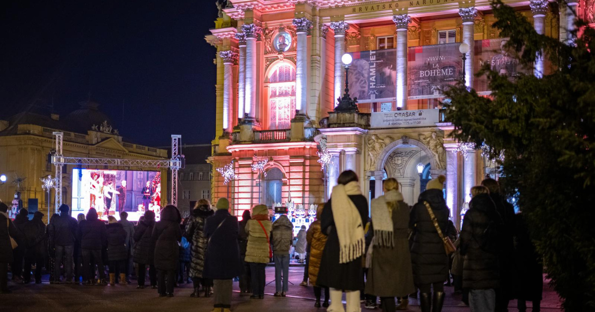 FOTO Održan prijenos baletne bajke Orašar ispred zagrebačkog HNK