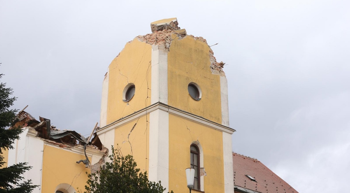 Pogledajte što je ostalo od crkve u Kravarskom nakon potresa