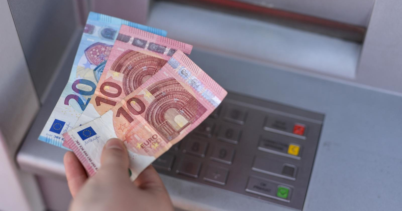 HZMO objavio kad kreće isplata 160 eura nacionalne naknade za starije