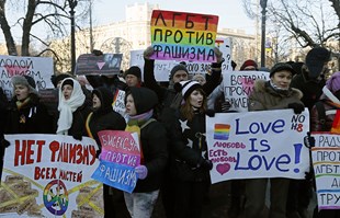 Moskva zabranjuje bilo kakvo homoseksualno ponašanje u javnosti