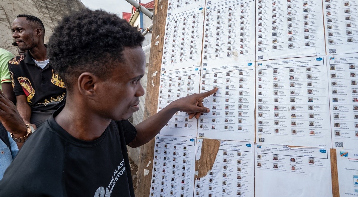 Izbori u DR Kongu: Kasne listići, ubijena dva kandidata, muke s pronalaskom imena...