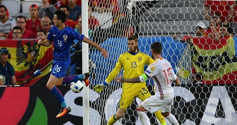 UEFA podijelila velemajstoriju Kalinića i Perišića. Navijači Hajduka poludjeli