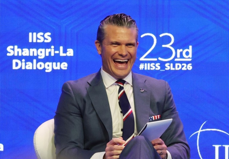 Hegseth: Iran će umjesto dogovora dobiti bombe