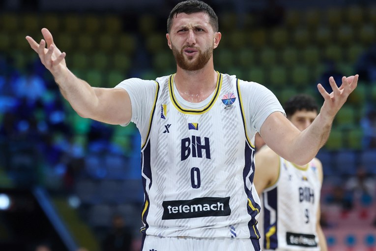 Nurkić: Izaberite zastavu koju želite, samo nam dajte da predstavljamo sve u BiH