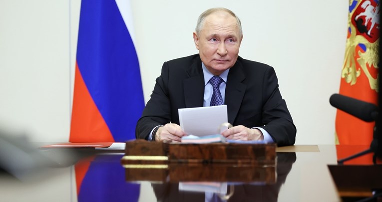 Nove britanske sankcije Rusiji. "Iscrpljuju resurse koje Putin očajnički treba"
