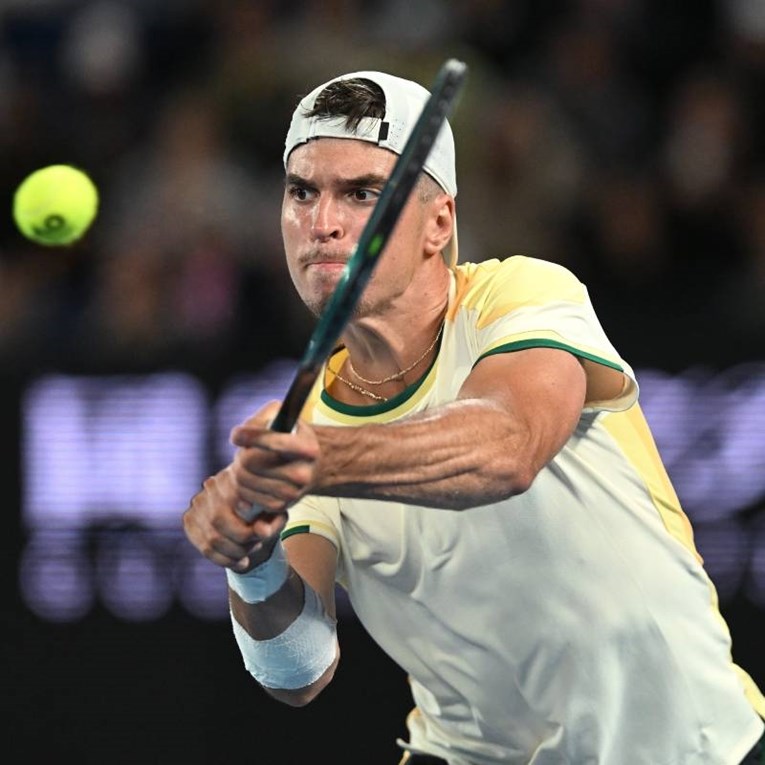 Dino Prižmić izborio polufinale Zagreb Opena