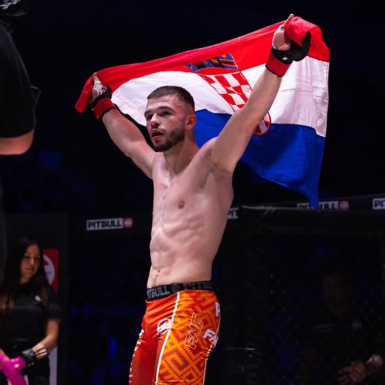 Hrvatski kickboksač pobijedio Rumunja pred svojom publikom u Osijeku