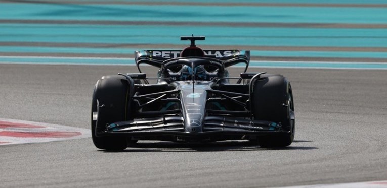 Vozač Mercedesa dominira na službenim treninzima za zadnju utrku sezone Formule 1