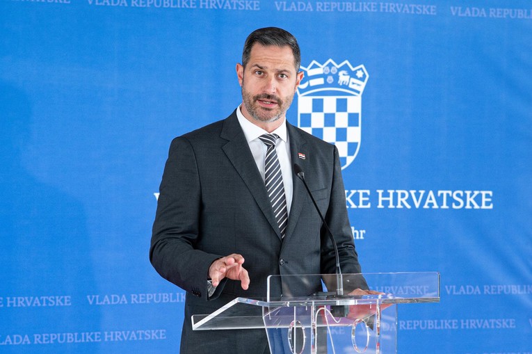 Glavina: Hrvatska s dva milijuna eura sufinancira sportske objekte Hrvata u BiH