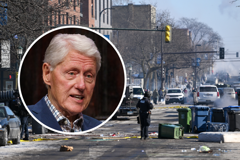 Clinton: Na svima nama koji vjerujemo u obećanje američke demokracije je da ustanemo