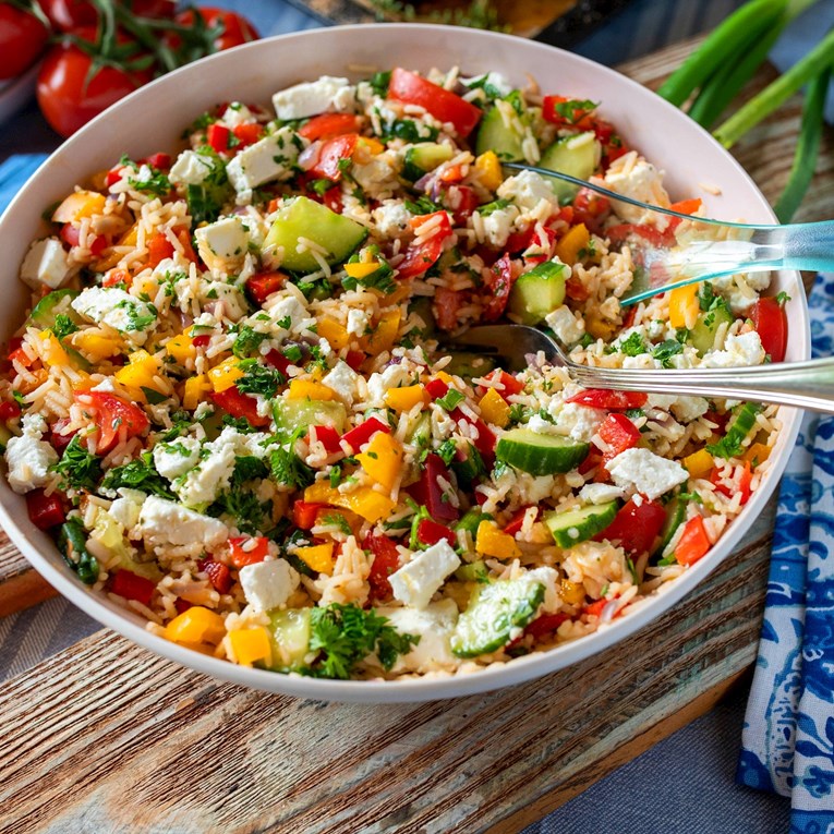 Što jedete kada su vrućine? Ove namirnice najviše osvježavaju, a mogu biti i ručak