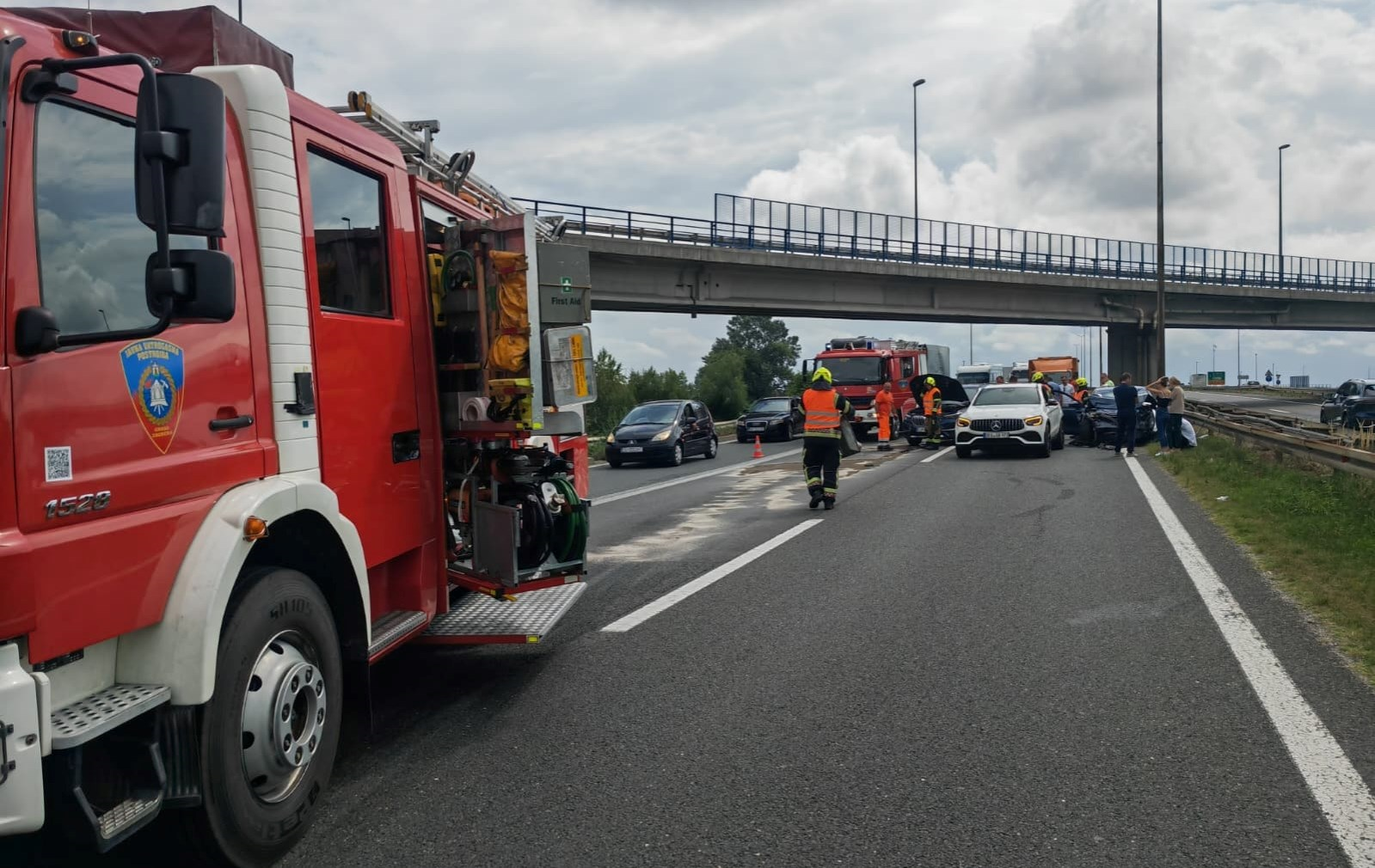 Velika nesreća na ZG obilaznici, 10 ozlijeđenih, među njima dijete. Ogromna je kolona