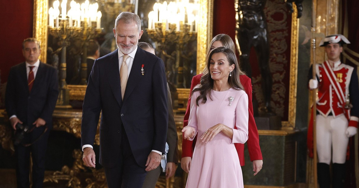 Kraljica Letizia privukla poglede elegantnim izdanjem u Madridu