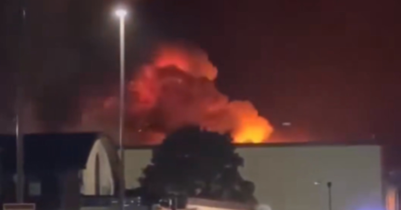 VIDEO Veliki požar u britanskoj bazi u kojoj su američki bombarderi