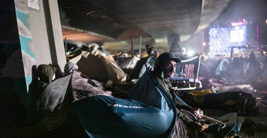 Francuska policija ispraznila migrantski kamp, deložirali 2000 ljudi