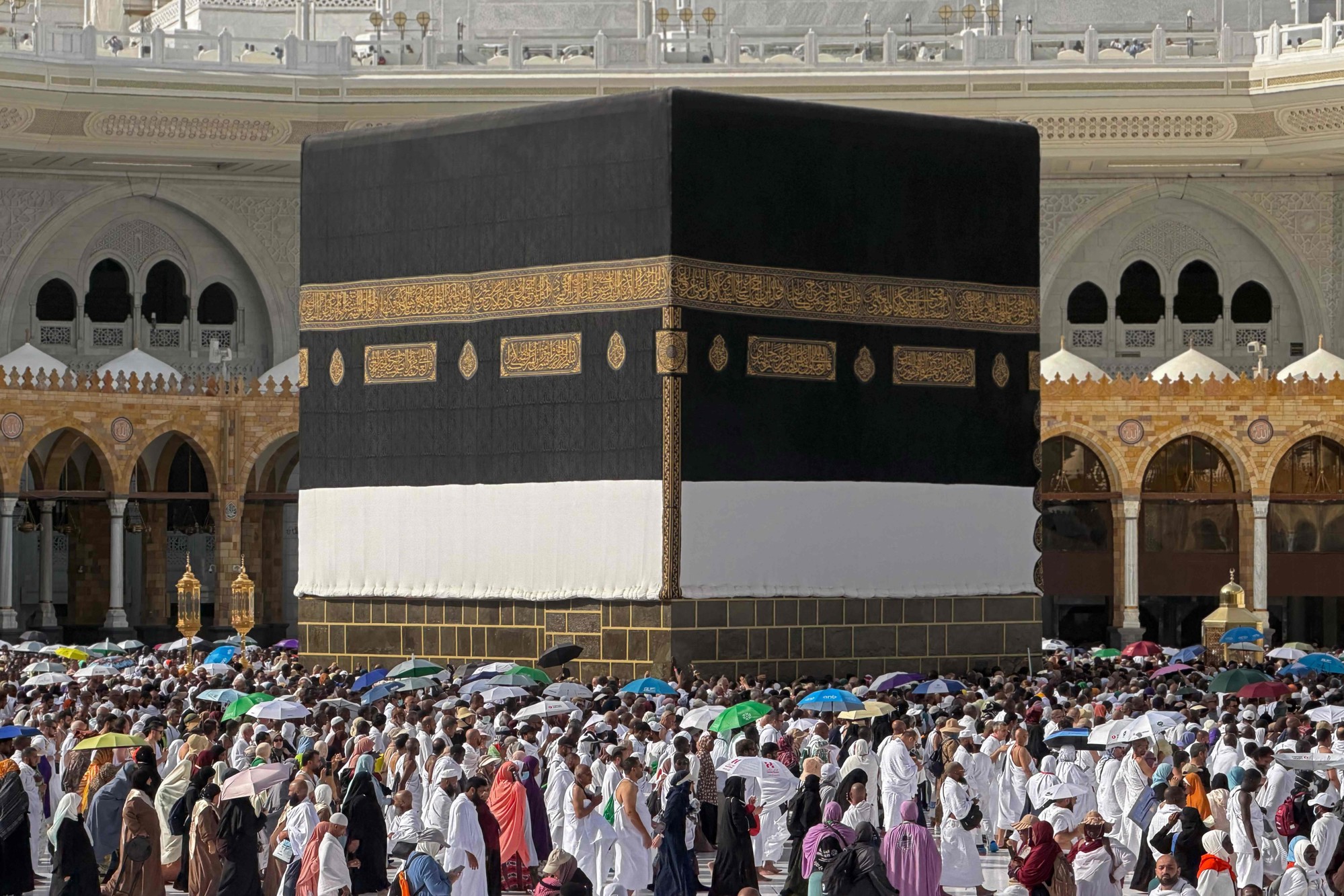 Usred ratne prijetnje u Iranu muslimani krenuli na hadž u Meku