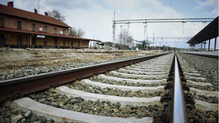 Muškarac ozlijeđen u naletu vlaka nedaleko od Unešića