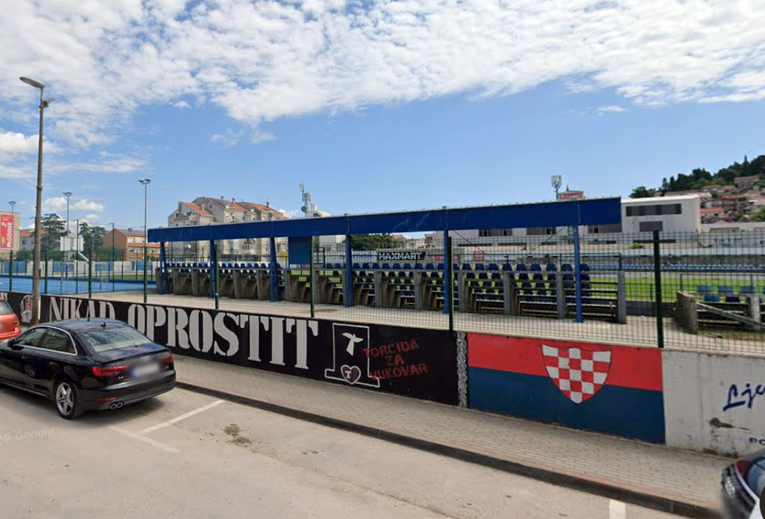 Tinejdžeri potrgali stolice na metkovskom stadionu