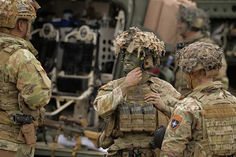 Osam tisuća britanskih vojnika stiže u Europu na vojne vježbe zbog ruskog napada