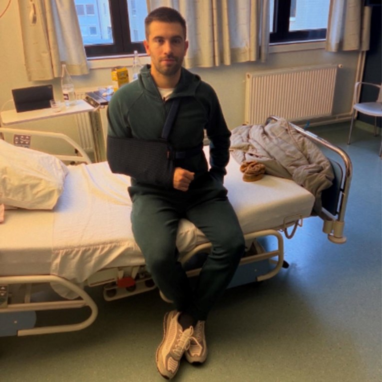 Borna Ćorić poslao poruku nakon nove operacije