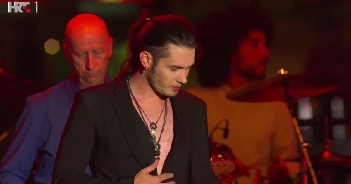 VIDEO Dino Jelusić oduševio posjetitelje koncerta za Olivera, uglas pjevali s njim