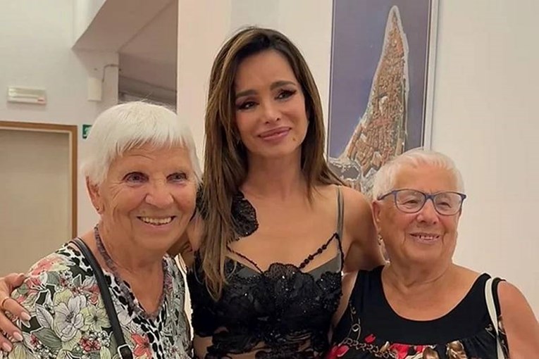 Kati (90) i Cvetka (83) rasplakale Severinu u Sloveniji. Bile su prvi put na koncertu