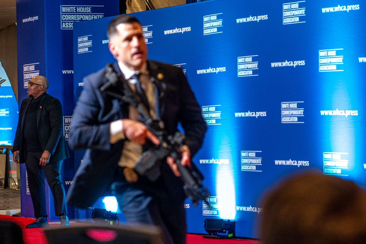 Pucao iz sačmarice na Trumpovoj gala večeri. Kakvo je bilo osiguranje?